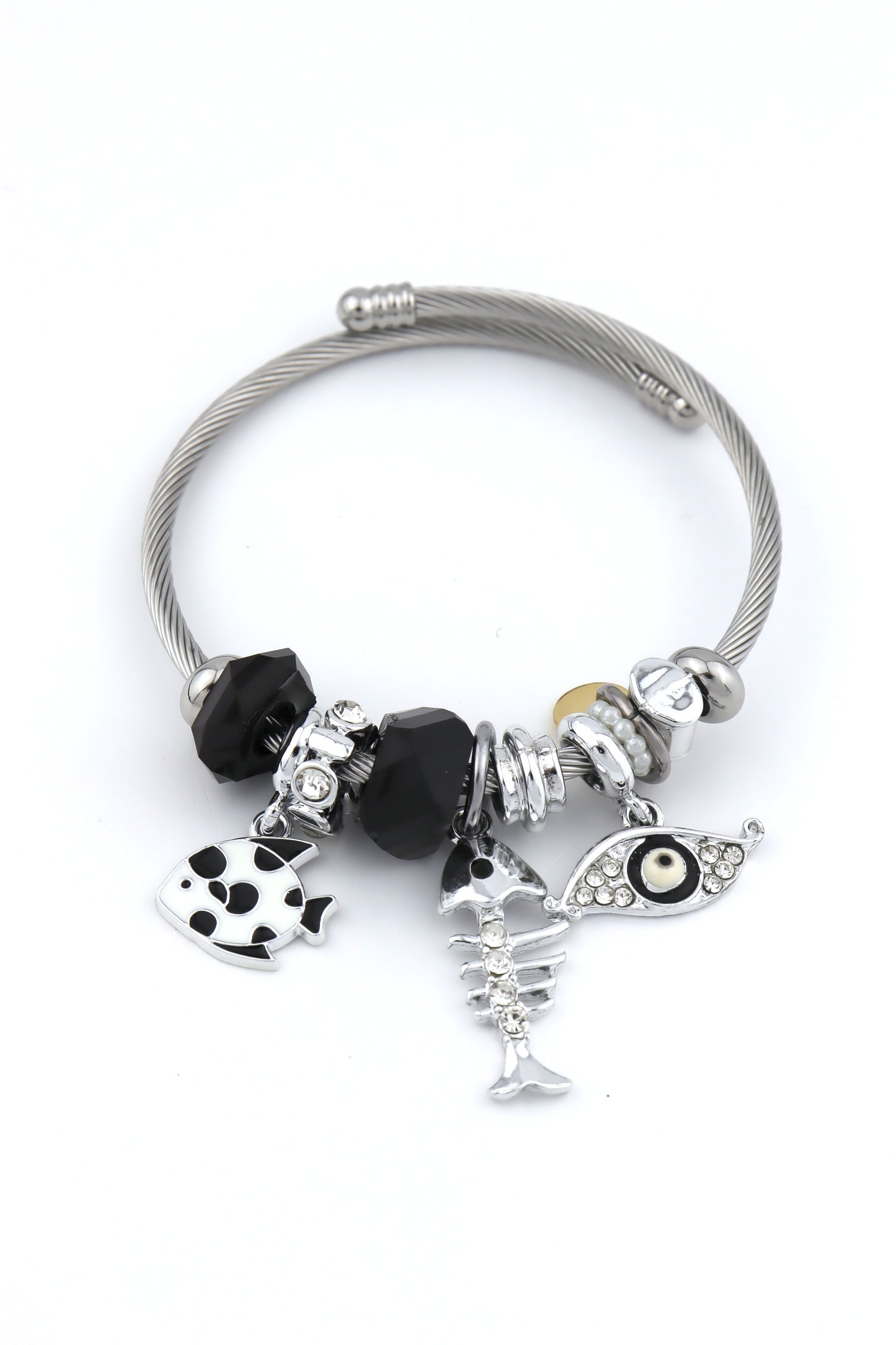 Pandora P066