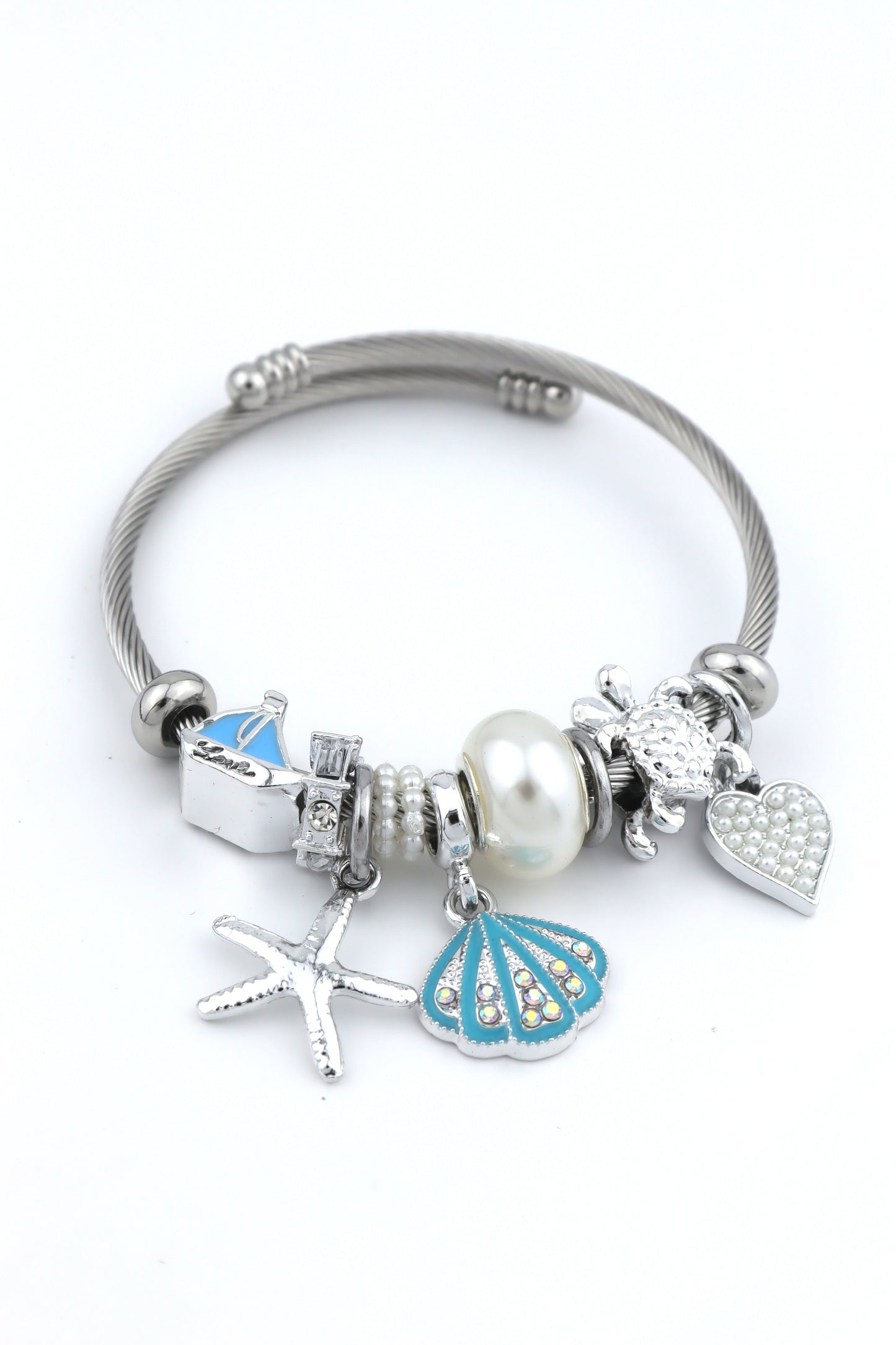Pandora  P047