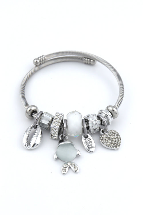 Pandora  P038
