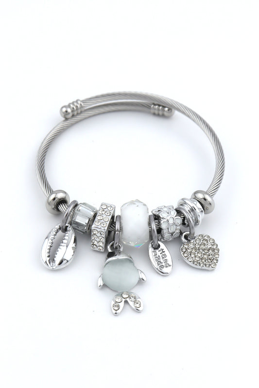 Pandora  P038