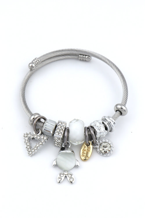 Pandora  P035