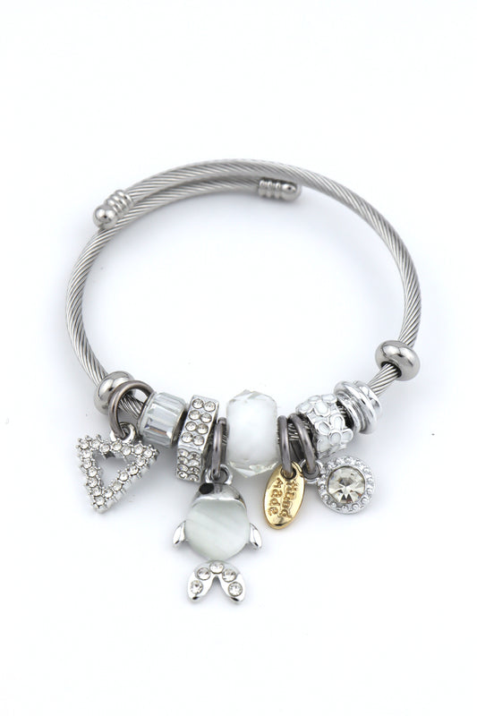 Pandora  P035