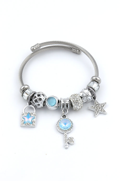 Pandora  P018