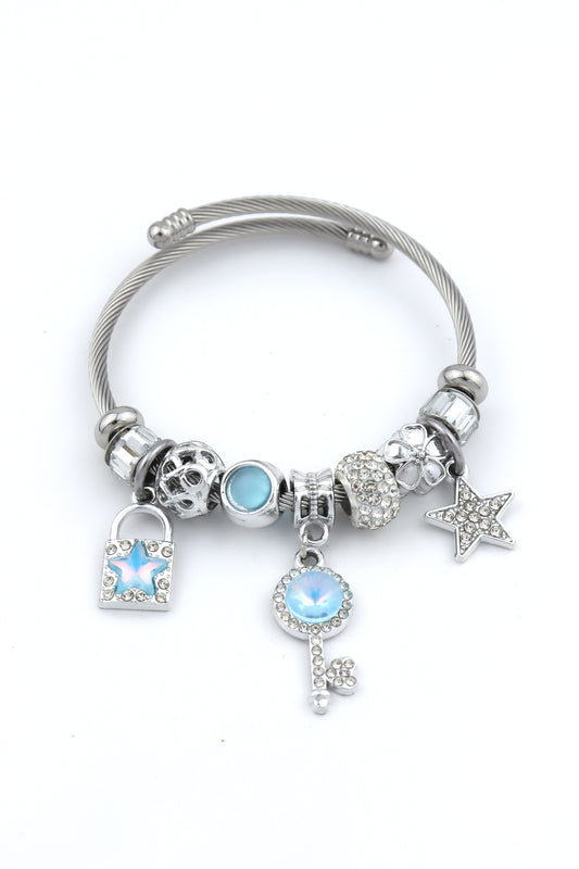 Pandora  P018